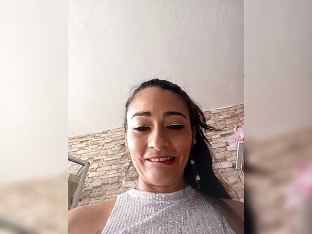 Bella-152's BongaCams show and profile