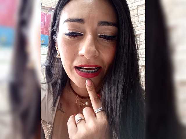 Bella-152's BongaCams show and profile