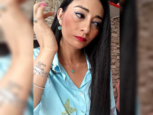 Bella-152's BongaCams show and profile