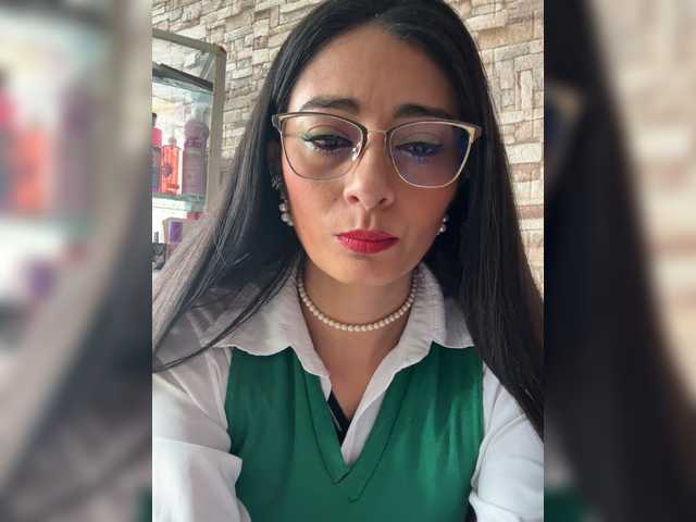 Bella-152's BongaCams show and profile