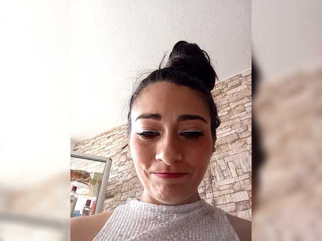 Bella-152's BongaCams show and profile