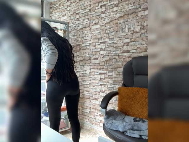 Bella-152's BongaCams show and profile