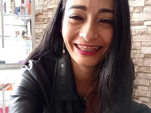 Bella-152's BongaCams show and profile