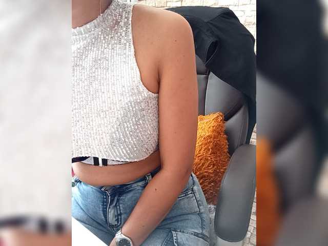 Bella-152's BongaCams show and profile