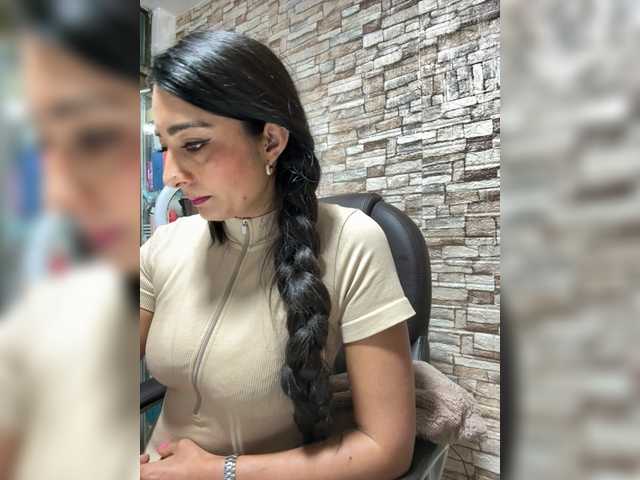 Bella-152's BongaCams show and profile