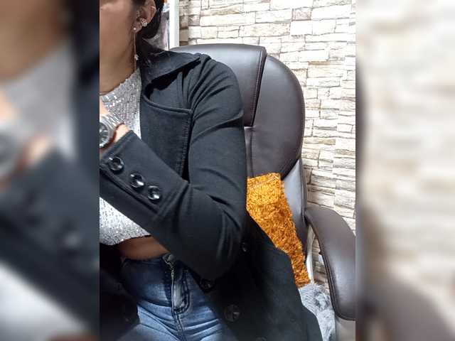 Bella-152's BongaCams show and profile