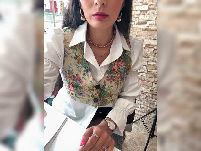 Bella-152's BongaCams show and profile