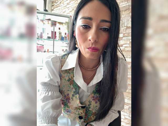 Bella-152's BongaCams show and profile