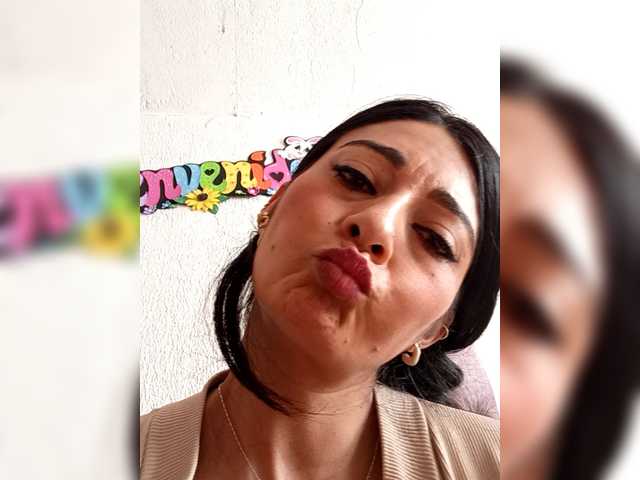 Bella-152's BongaCams show and profile