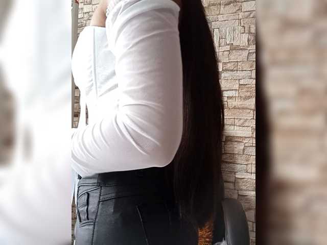 Bella-152's BongaCams show and profile