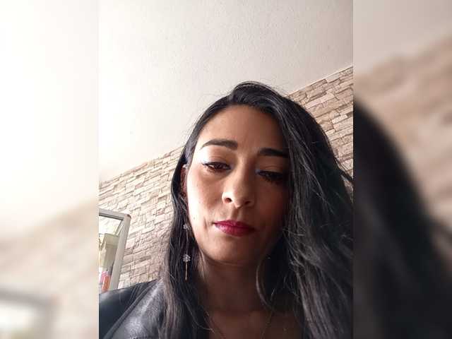 Bella-152's BongaCams show and profile