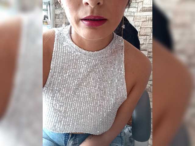 Bella-152's BongaCams show and profile