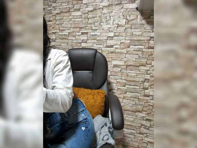 Bella-152's BongaCams show and profile