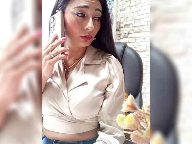 Bella-152 Live Webcam on BongaCams