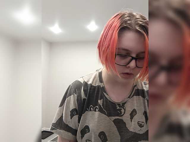 Ashley-Lee's BongaCams show and profile