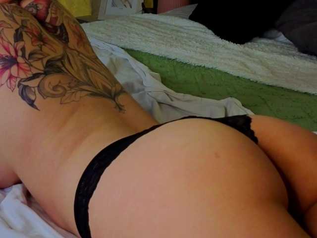 Scarle-Whisper live cam