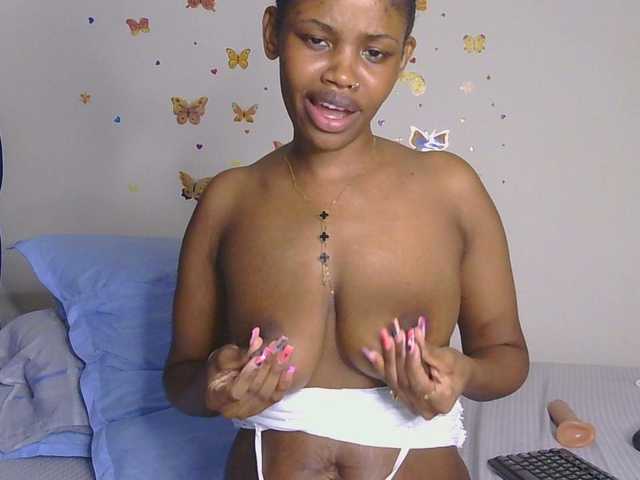 PinkKittyy's BongaCams show and profile