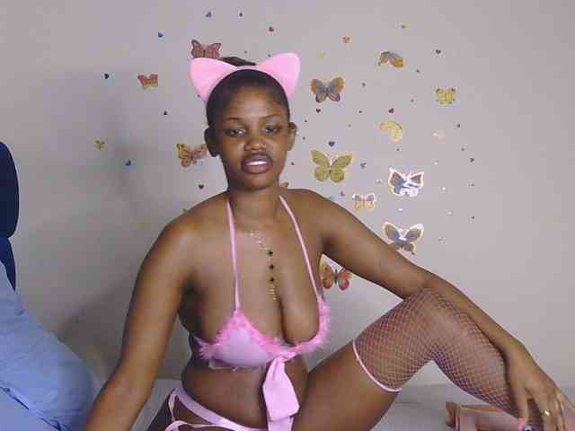 PinkKittyy Live Webcam on BongaCams