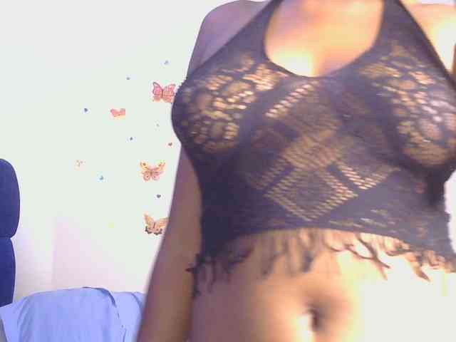 KittyKissess webcam