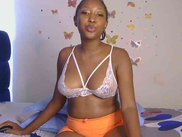 KittyKissess webcam