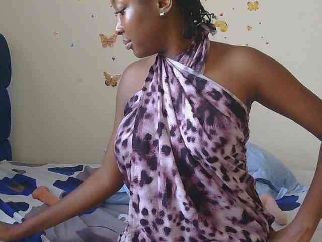 KittyKissess Live Webcam on BongaCams