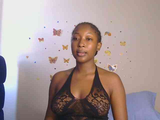 KittyKissess Live Webcam on BongaCams