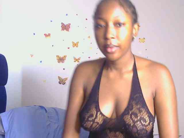 KittyKissess webcam