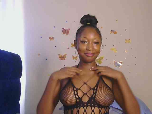 KittyKissess webcam