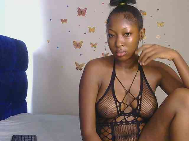 KittyKissess webcam