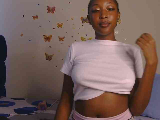 KittyKissess webcam