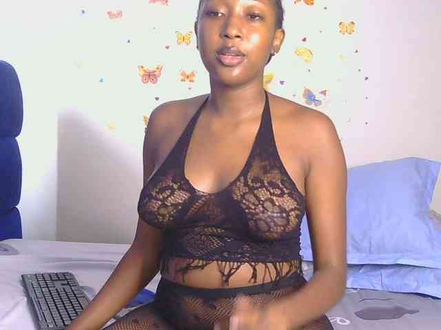 KittyKissess Live Webcam on BongaCams