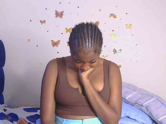 KittyKissess Live Webcam on BongaCams