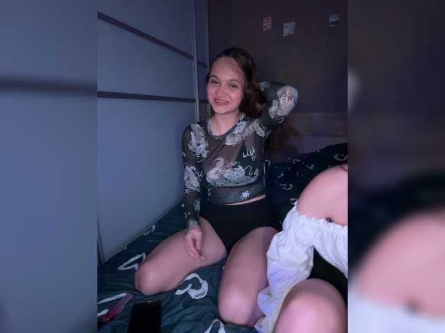 модель Damnfoxy22