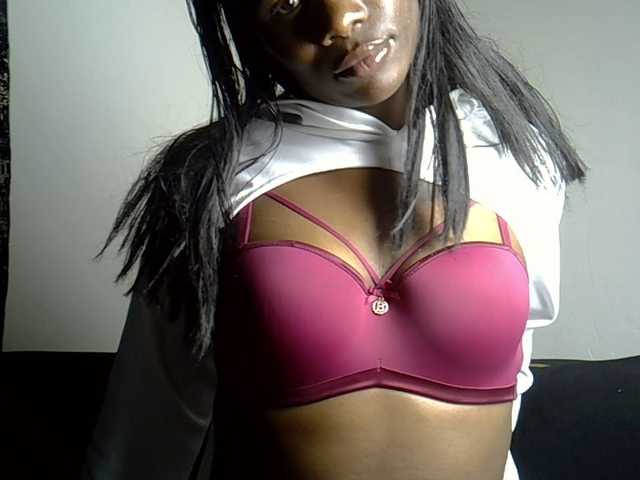 flirtytrouble's BongaCams show and profile