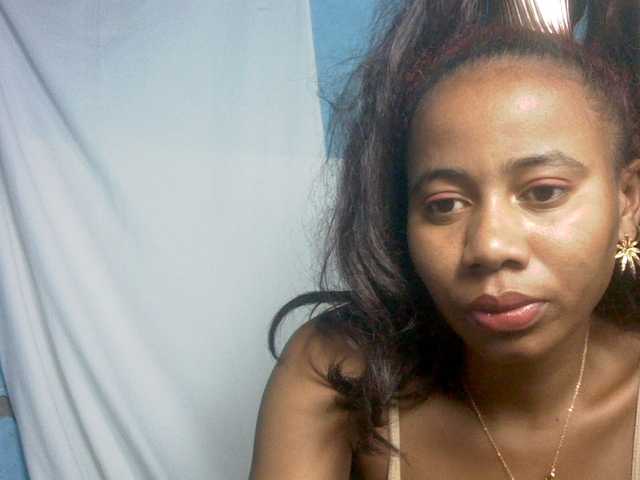 le modèle Fabrilla est en webcam porno dans un show sur le site bongacams, il possède les tags suivants: Ebony,Brunette,Shaved