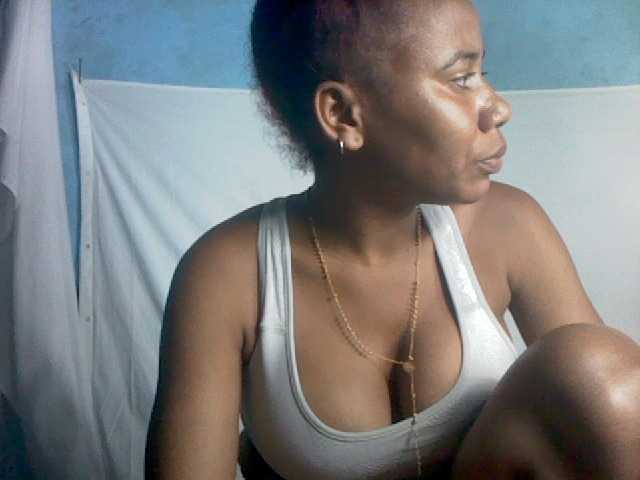 Fabrilla, une amatrice française avec qui discuter et avoir du sexe