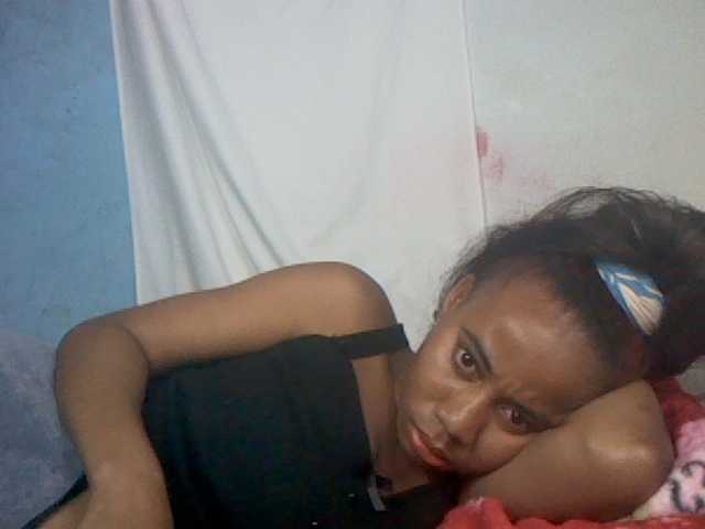 le modèle Fabrilla est en webcam porno dans un show sur le site bongacams, il possède les tags suivants: Ebony,Brunette,Shaved