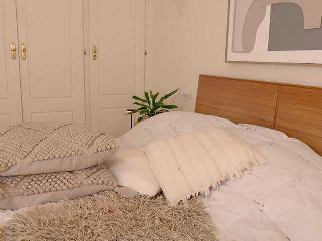 Helenahills's BongaCams show and profile