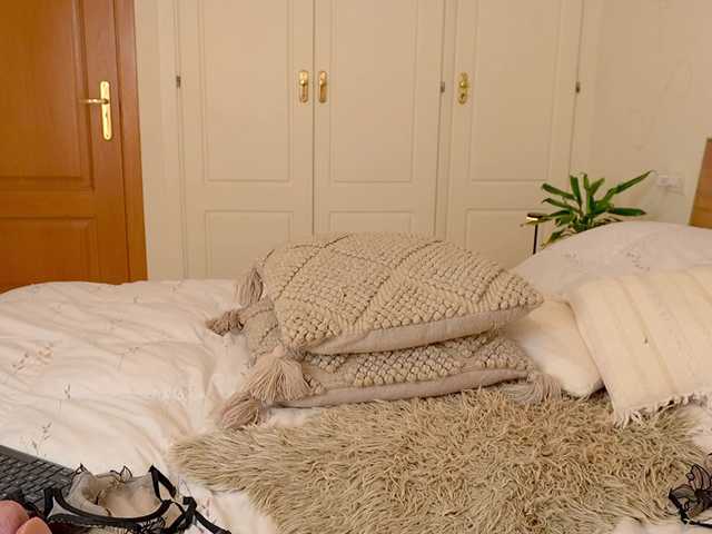 Helenahills's BongaCams show and profile