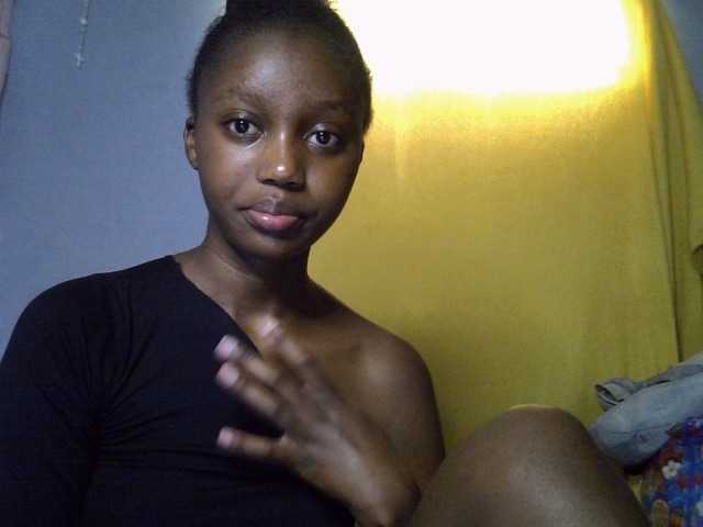 le modèle Untamed2 est en webcam porno dans un show sur le site bongacams, il possède les tags suivants: Ebony,Brunette,Trimmed