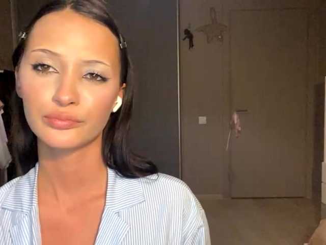 ZoeLecain's BongaCams show and profile