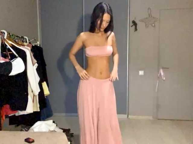 ZoeLecain's BongaCams show and profile