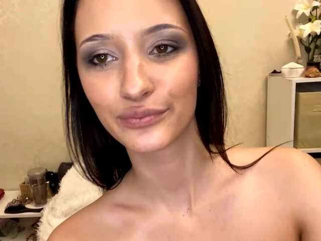 ZoeLecain's BongaCams show and profile