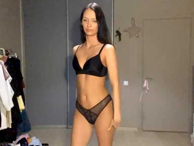 ZoeLecain's BongaCams show and profile