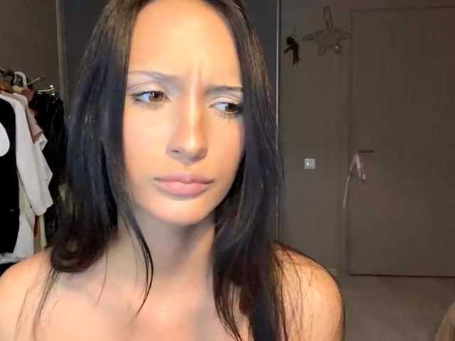 ZoeLecain's BongaCams show and profile