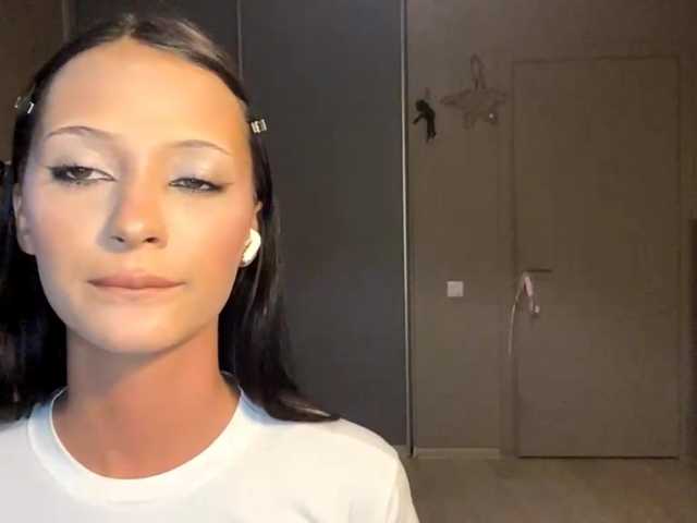 ZoeLecain's BongaCams show and profile