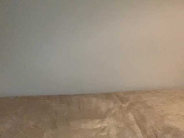 ZoeLecain's BongaCams show and profile