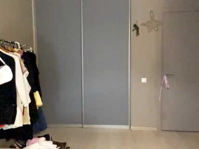 ZoeLecain's BongaCams show and profile