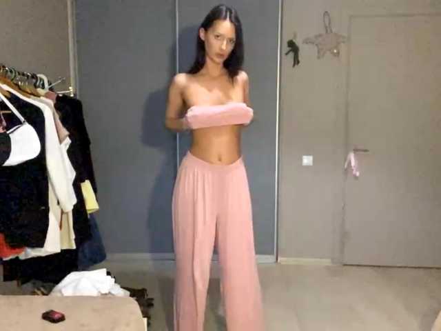 ZoeLecain's BongaCams show and profile