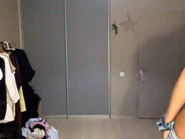 ZoeLecain's BongaCams show and profile